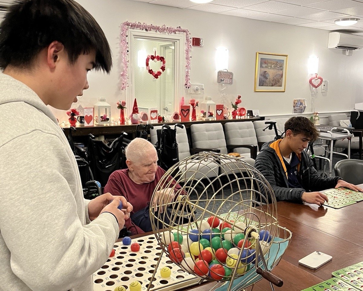 Students Spread Valentine’s Day Cheer at Harborlight